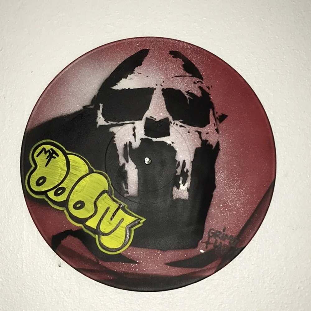 Graffiti Art Wall Decor - Red and Black MF Doom Hip Hop Rap Icon Grime Lab OG - Picture 2 of 3